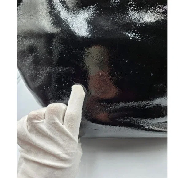 Michael Kors Black Patent Leather Shoulder Tote Bag MK Charm Gold Hardware - Picture 6 of 12